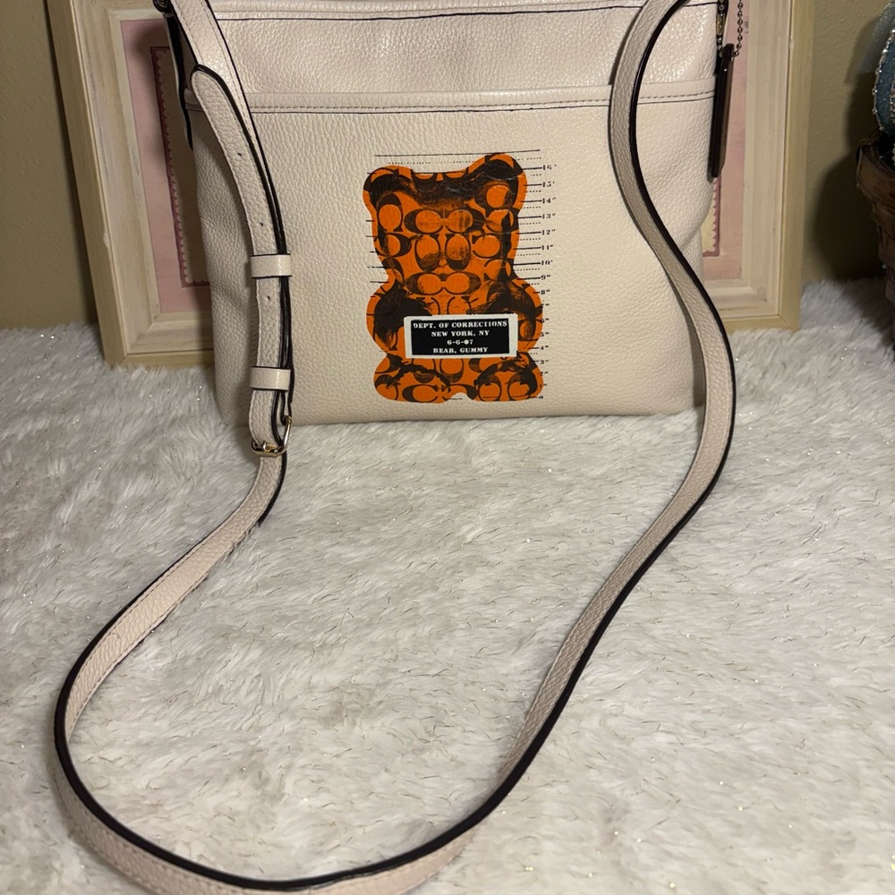 Coach Vandal Gummy File Crossbody Limited Edition in Rare Cream
